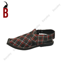 Load image into Gallery viewer, Squared Baryaley- Charsadda Chappal
